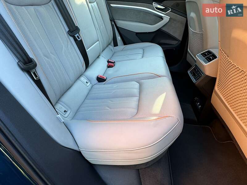 Позашляховик / Кросовер Audi e-tron 2020 в Києві