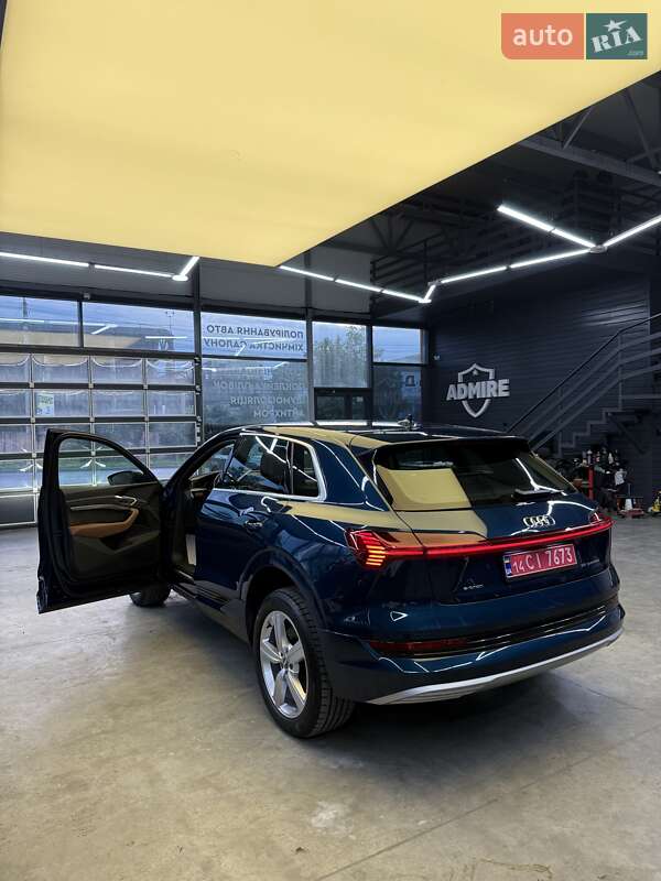 Позашляховик / Кросовер Audi e-tron 2019 в Чернівцях