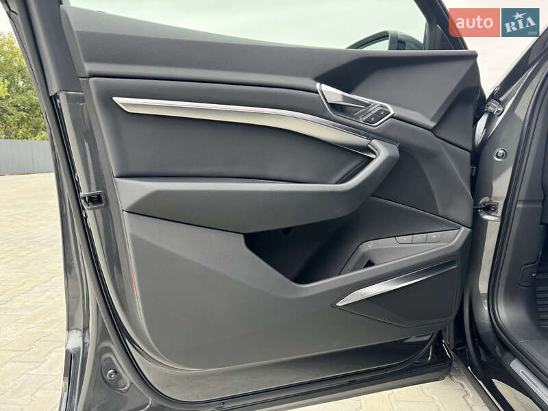 Позашляховик / Кросовер Audi e-tron 2021 в Мукачевому