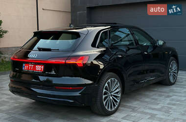 Позашляховик / Кросовер Audi e-tron 2020 в 