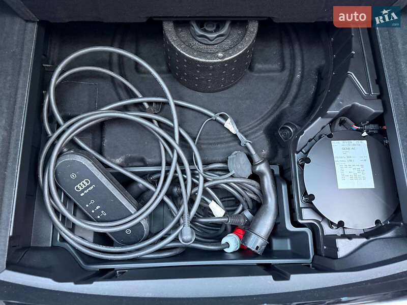 Внедорожник / Кроссовер Audi e-tron 2020 в Мукачево