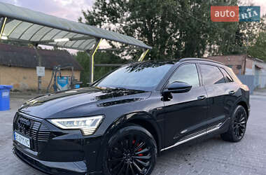 Позашляховик / Кросовер Audi e-tron 2019 в 