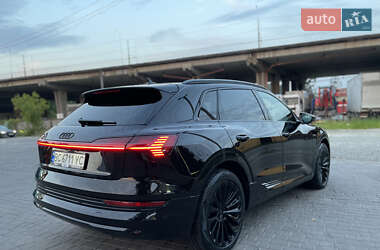 Позашляховик / Кросовер Audi e-tron 2019 в 