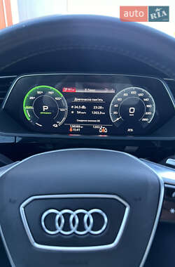 Внедорожник / Кроссовер Audi e-tron 2019 в 