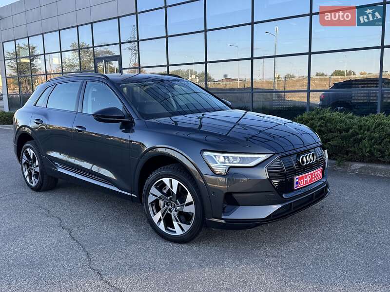 Позашляховик / Кросовер Audi e-tron 2021 в Дніпрі