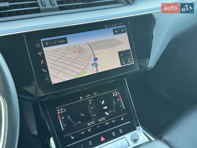 Позашляховик / Кросовер Audi e-tron 2021 в Дніпрі