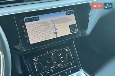 Позашляховик / Кросовер Audi e-tron 2021 в 
