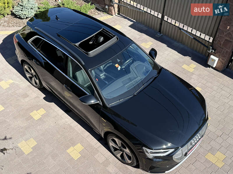 Позашляховик / Кросовер Audi e-tron 2019 в Тернополі