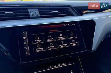 Внедорожник / Кроссовер Audi e-tron 2019 в 