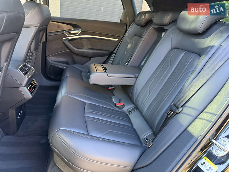 Позашляховик / Кросовер Audi e-tron 2019 в Тернополі