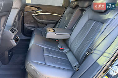 Внедорожник / Кроссовер Audi e-tron 2019 в 