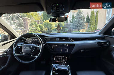 Внедорожник / Кроссовер Audi e-tron 2019 в 