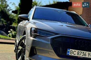 Позашляховик / Кросовер Audi e-tron 2020 в 