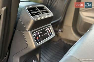 Позашляховик / Кросовер Audi e-tron 2020 в 