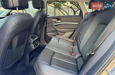 Позашляховик / Кросовер Audi e-tron 2020 в 