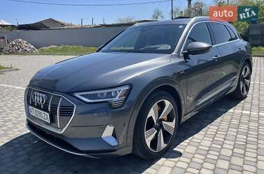 Позашляховик / Кросовер Audi e-tron 2019 в 