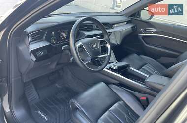 Позашляховик / Кросовер Audi e-tron 2019 в 