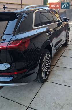 Внедорожник / Кроссовер Audi e-tron 2019 в 