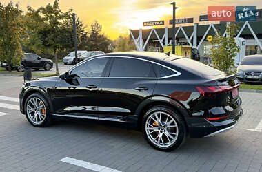 Позашляховик / Кросовер Audi e-tron 2023 в 