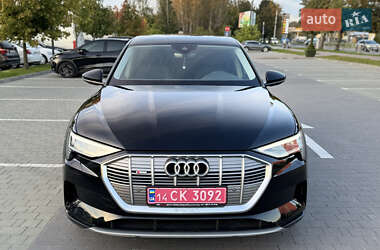 Позашляховик / Кросовер Audi e-tron 2023 в 