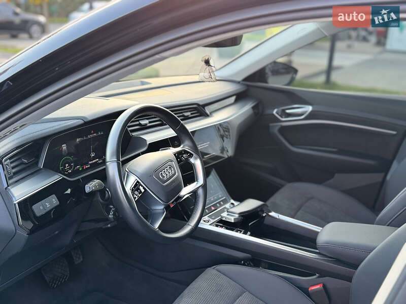 Позашляховик / Кросовер Audi e-tron 2023 в Хмельницькому