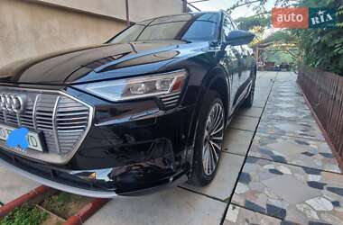 Внедорожник / Кроссовер Audi e-tron 2019 в 