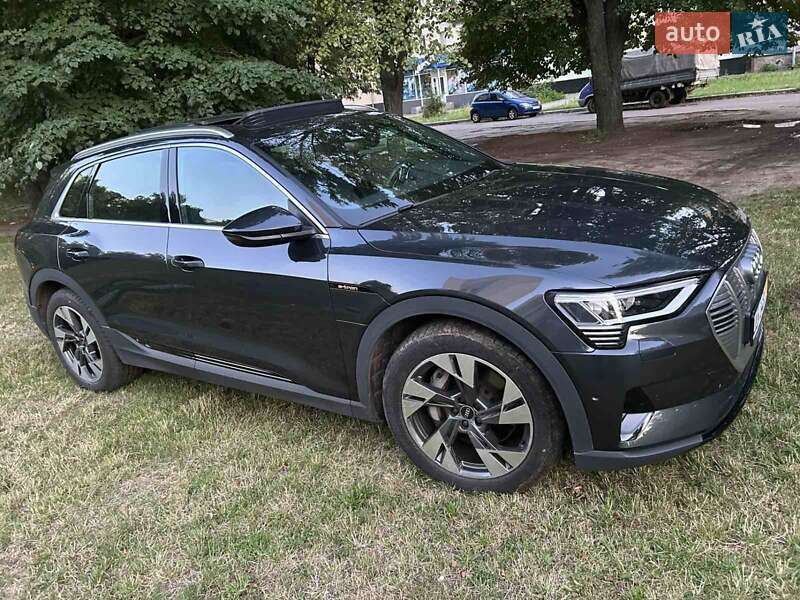 Позашляховик / Кросовер Audi e-tron 2020 в Полтаві