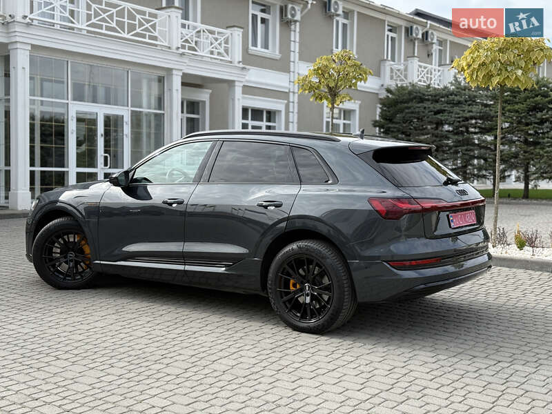 Позашляховик / Кросовер Audi e-tron 2021 в Львові
