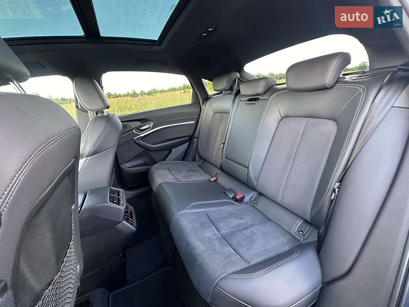 Позашляховик / Кросовер Audi e-tron 2022 в Києві