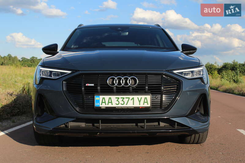 Позашляховик / Кросовер Audi e-tron 2022 в Києві