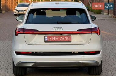 Внедорожник / Кроссовер Audi e-tron 2020 в 