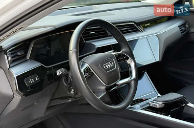 Внедорожник / Кроссовер Audi e-tron 2020 в 