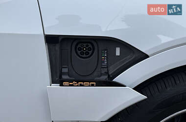Внедорожник / Кроссовер Audi e-tron 2020 в 