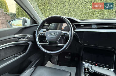 Внедорожник / Кроссовер Audi e-tron 2020 в 