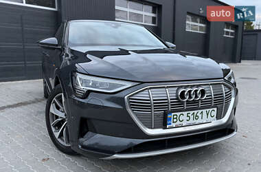 Позашляховик / Кросовер Audi e-tron 2019 в 