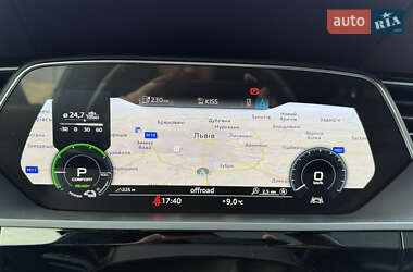 Позашляховик / Кросовер Audi e-tron 2019 в 