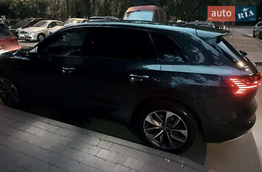 Позашляховик / Кросовер Audi e-tron 2019 в 