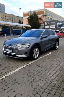 Внедорожник / Кроссовер Audi e-tron 2019 в 