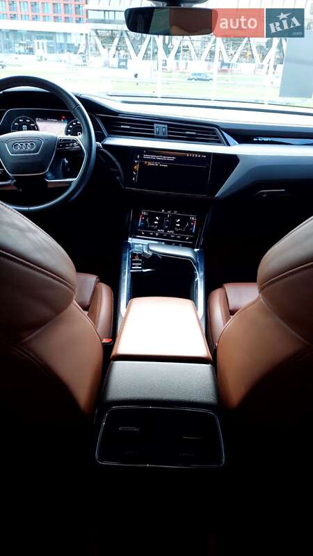 Позашляховик / Кросовер Audi e-tron 2019 в Львові