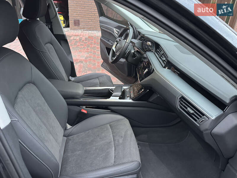 Позашляховик / Кросовер Audi e-tron 2023 в Хмельницькому
