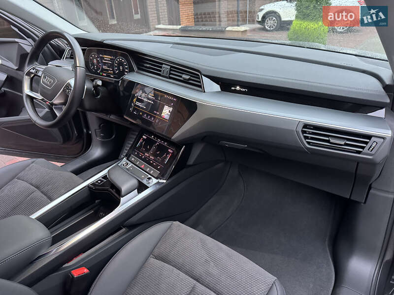 Позашляховик / Кросовер Audi e-tron 2023 в Хмельницькому