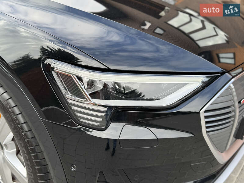 Позашляховик / Кросовер Audi e-tron 2023 в Хмельницькому