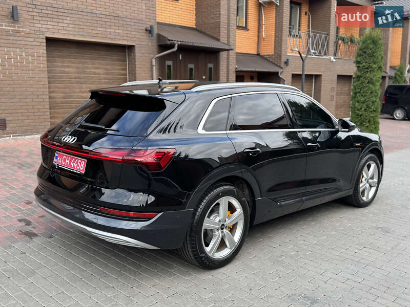 Позашляховик / Кросовер Audi e-tron 2023 в Хмельницькому