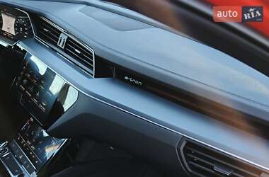 Внедорожник / Кроссовер Audi e-tron 2021 в 