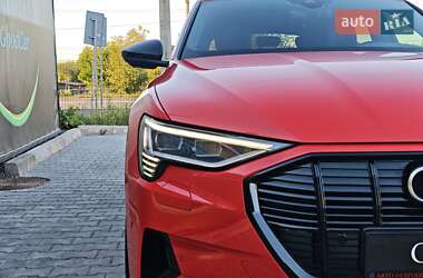 Внедорожник / Кроссовер Audi e-tron 2021 в 