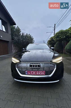 Внедорожник / Кроссовер Audi e-tron 2023 в 