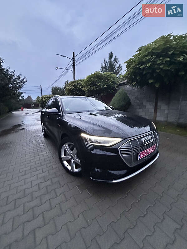 Позашляховик / Кросовер Audi e-tron 2023 в Києві