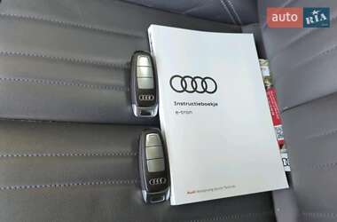 Внедорожник / Кроссовер Audi e-tron 2020 в 