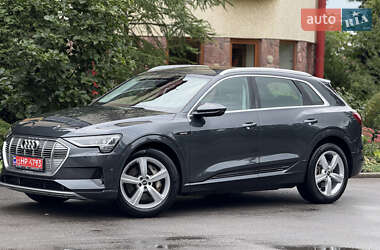 Внедорожник / Кроссовер Audi e-tron 2021 в 