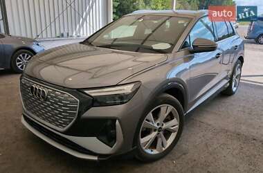 Позашляховик / Кросовер Audi e-tron 2024 в 